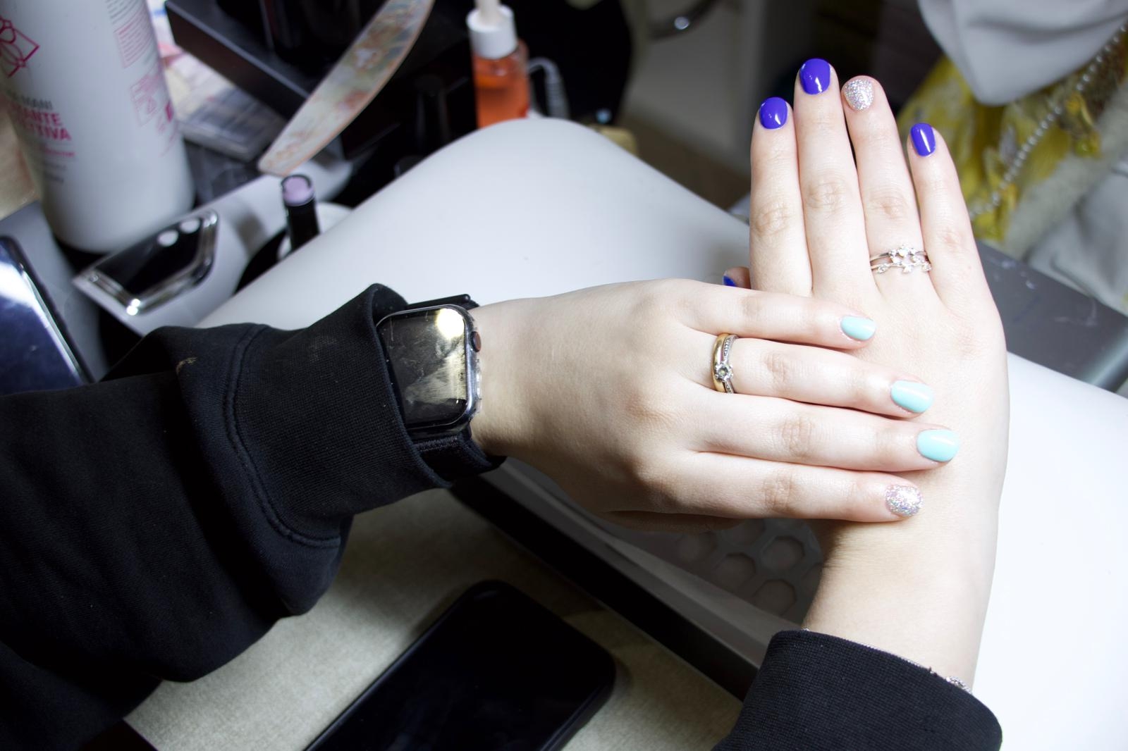 Manicure semipermanente colorata